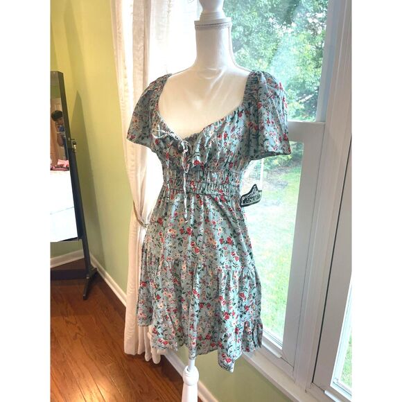 NWT ANGIE Smocked Floral Mini Dress Sz M Blue Puff Sleeves Tiered Sweetheart - Picture 1 of 13
